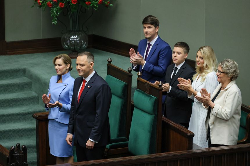 Karol Nawrocki z rodziną na zaprzysiężeniu
