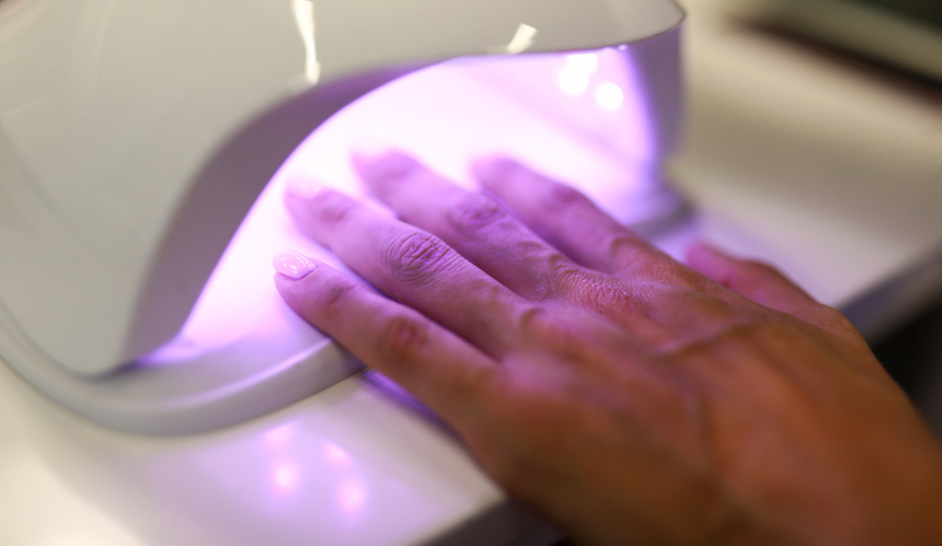 manicure hybrydowy