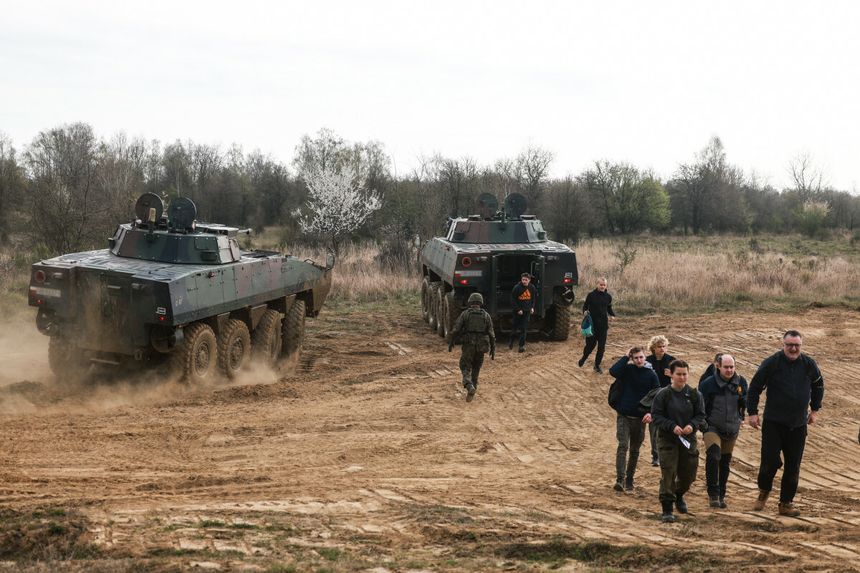 Ćwiczenia na poligonie w Biedrusku