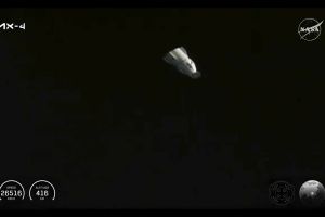 Kapsuła SpaceX odłącza się od Międzynarodowej Stacji Kosmicznej, 14 lipca 2025 r.