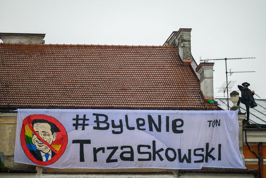 Tarnów. Nietypowy protest na wiecu Trzaskowskiego