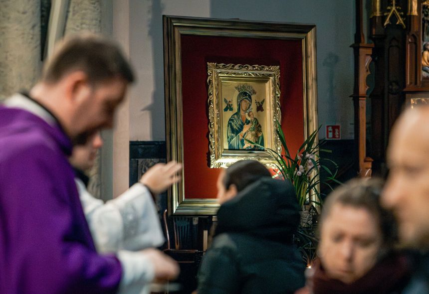 Środa Popielcowa 2025: czy trzeba iśc do kościoła?