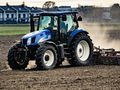 Traktor na polu