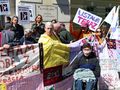 Protest przed KPRM ws. asystencji osobistej