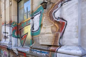 pseudograffiti na Marszałkowskiej
