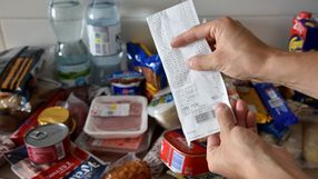 paragon na tle zakupów