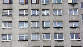 Seniorzy tracą oszczędności życia i mieszkania 