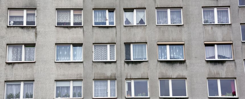 Seniorzy tracą oszczędności życia i mieszkania 