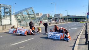 protest Ostatniego Pokolenia na moście Gdańskim