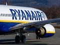 samolot Ryanair na lotnisku 