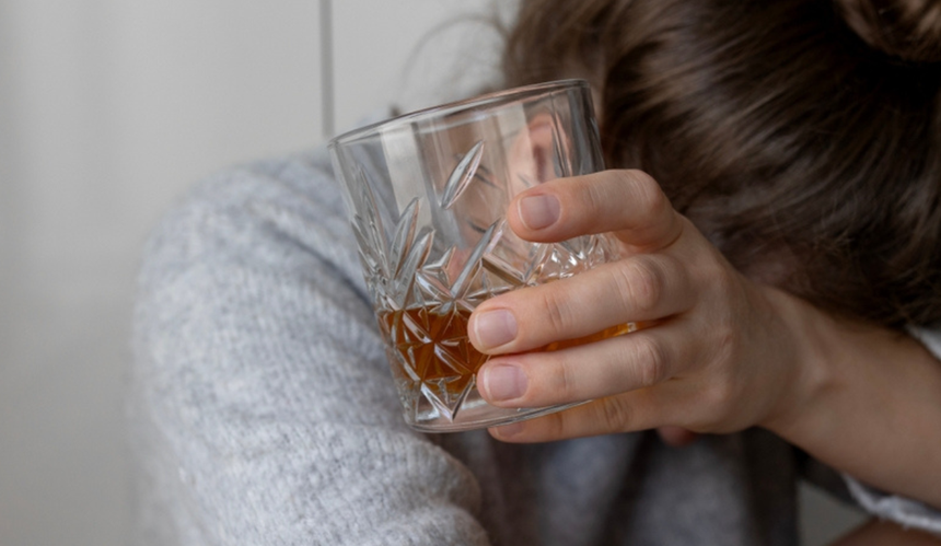 kobieta alkohol 