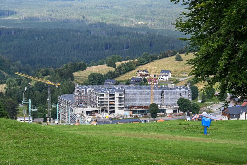 Budowa hotelu w Zieleńcu