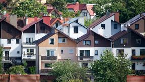 Właściciele domów przekształcają je w hotele robotnicze