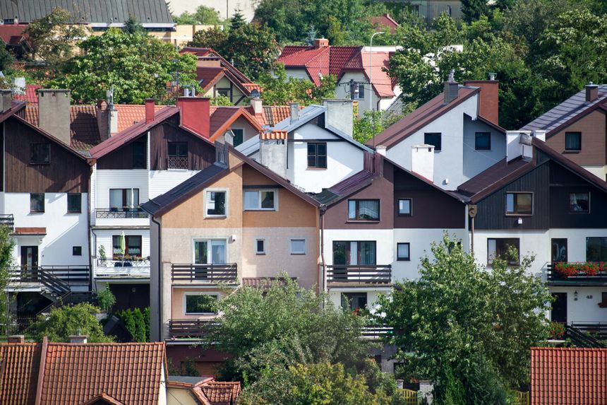 Właściciele domów przekształcają je w hotele robotnicze
