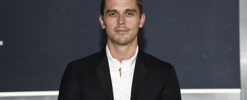 Dziś jest gwiazdą Netflixa. Nie przeszkodziło mu polskie nazwisko