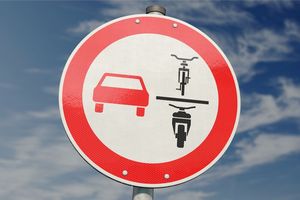 okrągły znak drogowy 