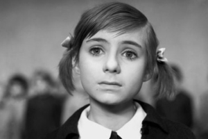 Kadr z filmu "Świadectwo urodzenia"