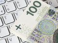 pieniądze na klawiaturze
