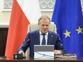 Donald Tusk w trakcie posiedzenia rządu