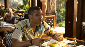 Kadr z serialu "Biały Lotos"