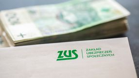 pieniądze i logo ZUS