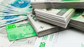 pieniądze i legitymacja emeryta