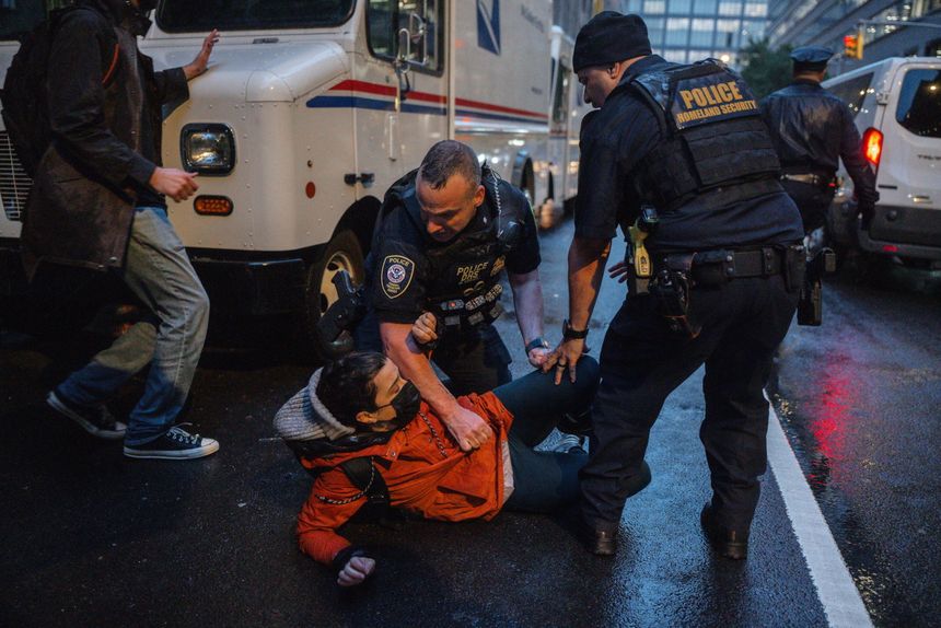 USA. Starcia migrantów z policją
