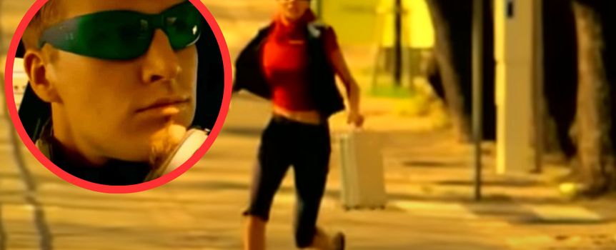 Darude "Sandstorm" music video screen