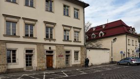 Fani polskich kryminałów od razu poznają to miejsce. To ważna ulica w Krakowie