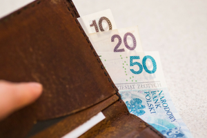 Pieniądze za opiekę nad chorym członkiem rodziny