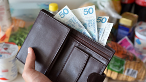  zakupy spozywcze, portfel i pieniadze