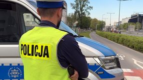 policjant drogówki, radiowóz