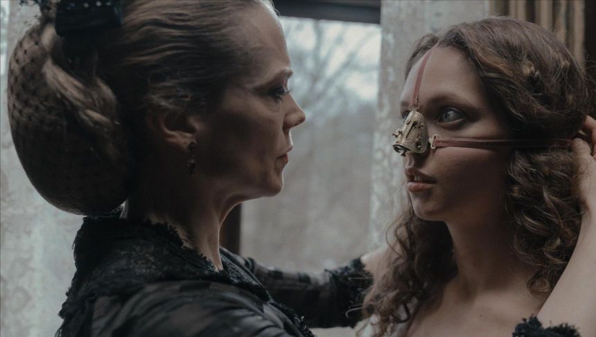 Ten potworny film kręcono w polskim klasztorze. „Perwersyjne, obrzydliwe”