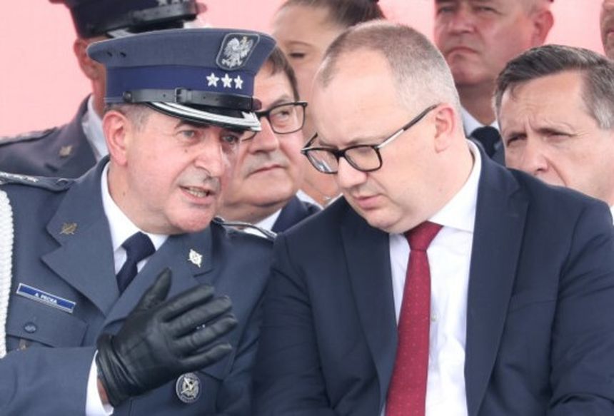Dyrektor generalny Służby Więziennej Andrzej Pecka i minister sprawiedliwości Adam Bodnar w Warszawie, 28 czerwca 2025 r.
