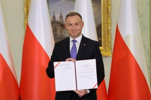 Andrzej Duda z podpisaną ustawą
