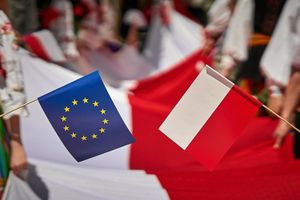 flagi Polski i UE
