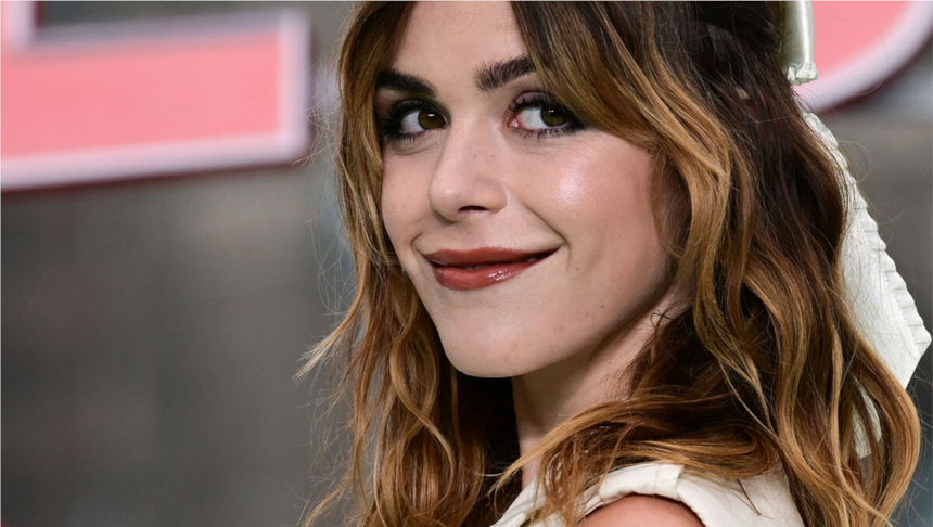 Kiernan Shipka w filmie "Czerwona Jedynka"