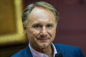 Dan Brown