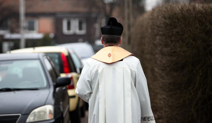 Ile dać księdzu po kolędzie?