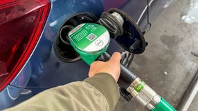 tankowanie samochodu