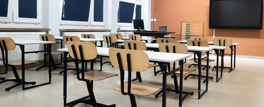 Pusta klasa w szkole