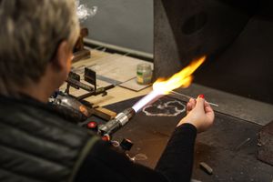 ręczna produkcja bombek choinkowych