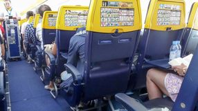 Pasażerowie na pokładzie samolotu Ryanair