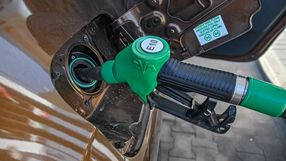 tankowanie samochodu