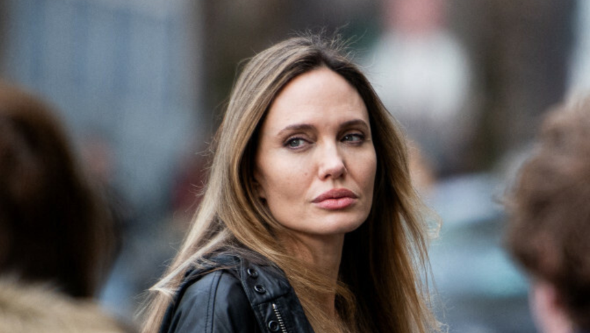 Angelina Jolie portret zbliżenie
