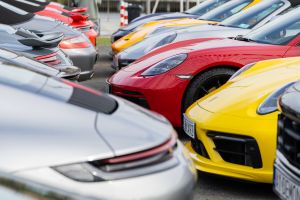Urząd Skarbowy w Będzinie sprzedaje porsche, harleya i quada.