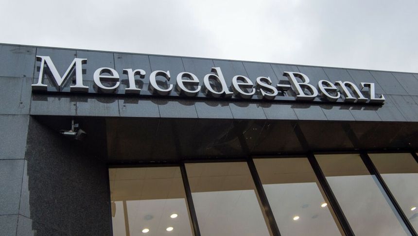 Mercedes salon