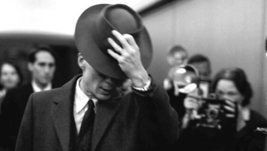 Kadr z filmu "Oppenheimer"