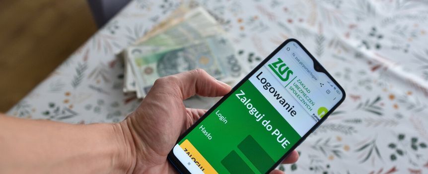 ekran logowania do ZUS na smartfonie