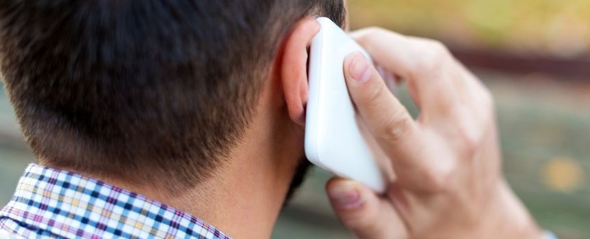 Rozmowa przez telefon komórkowy 
